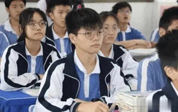 万银配资 培训班让孩子产生依赖，越补越差还越差越补，咋回事？